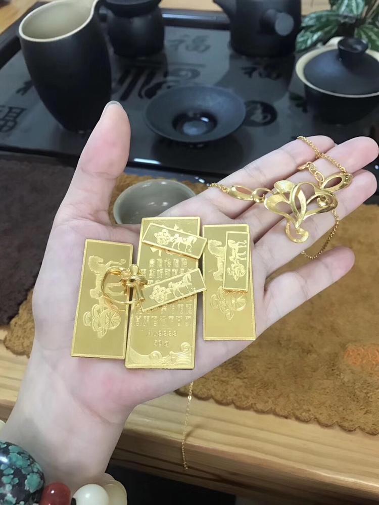 客户把家里闲置的黄金动起来首饰金条通通可以拿来出租