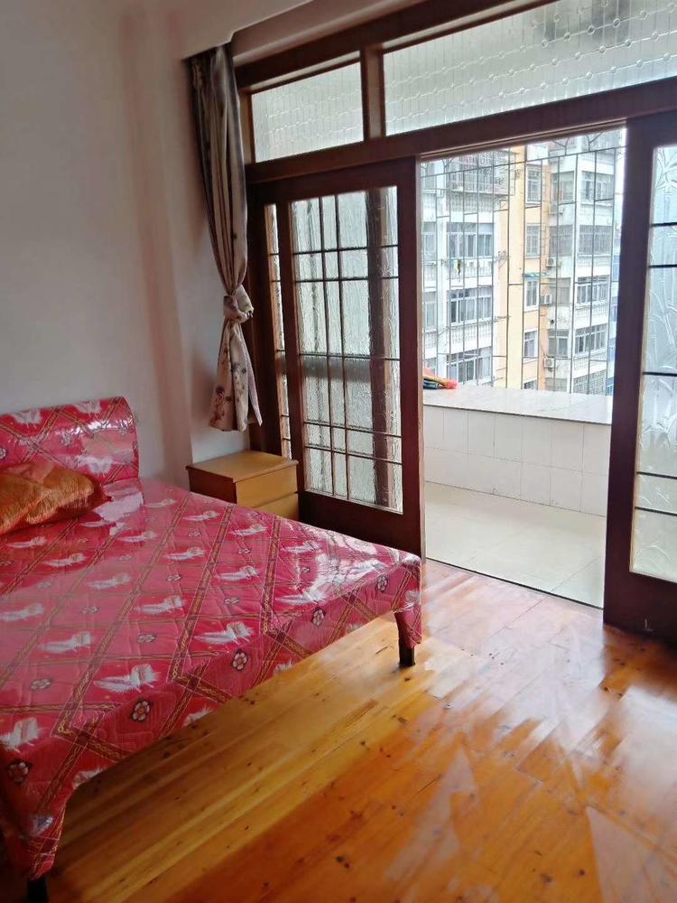 李刚路公安巷旁两房一厅出租