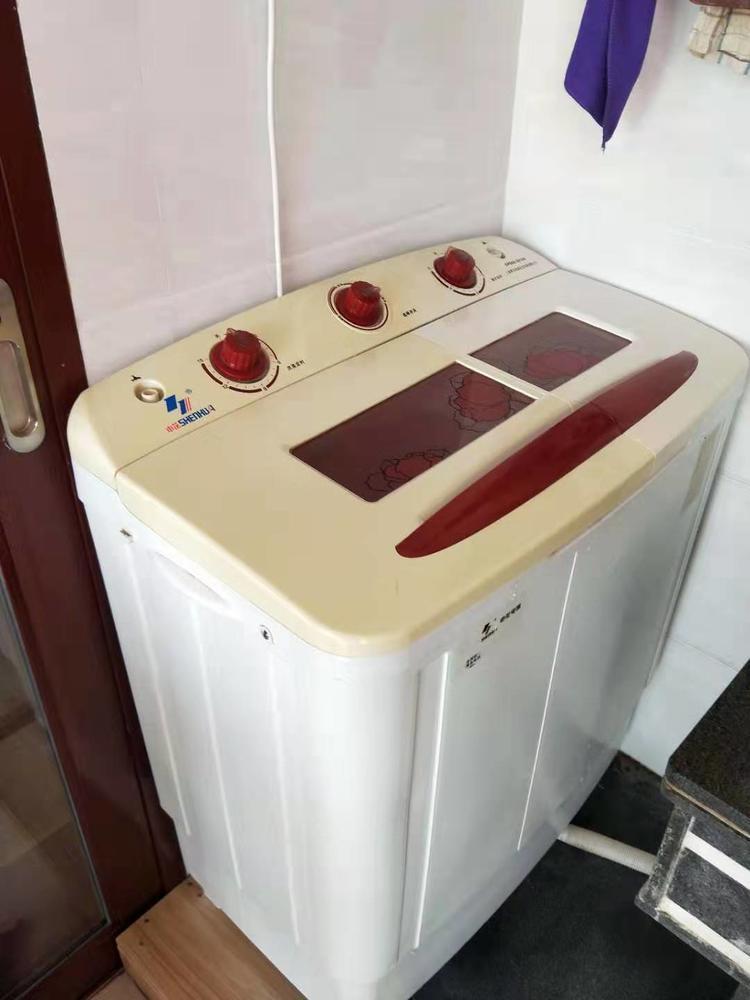 老式洗衣机一台