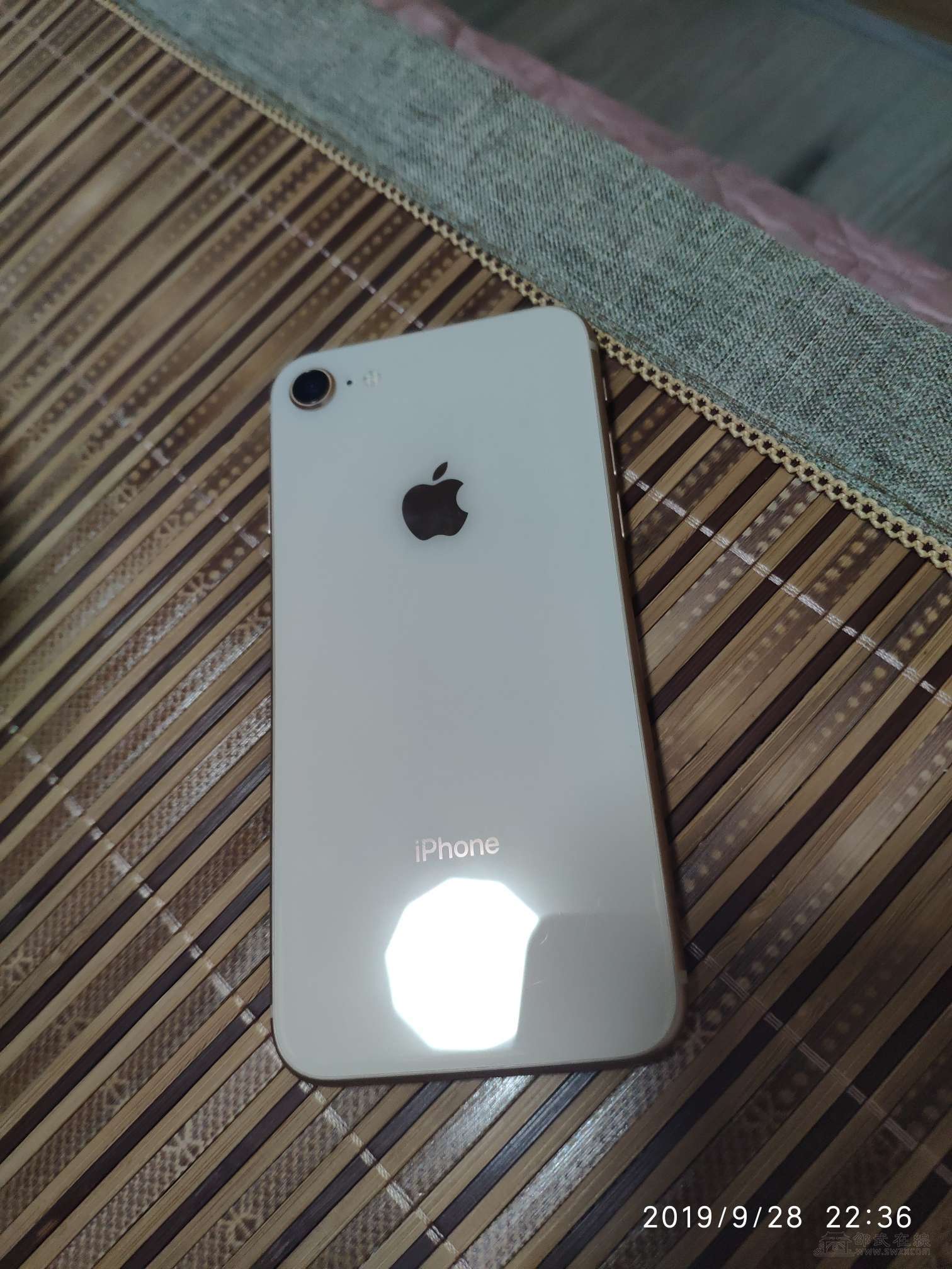 美版卡贴苹果8出售