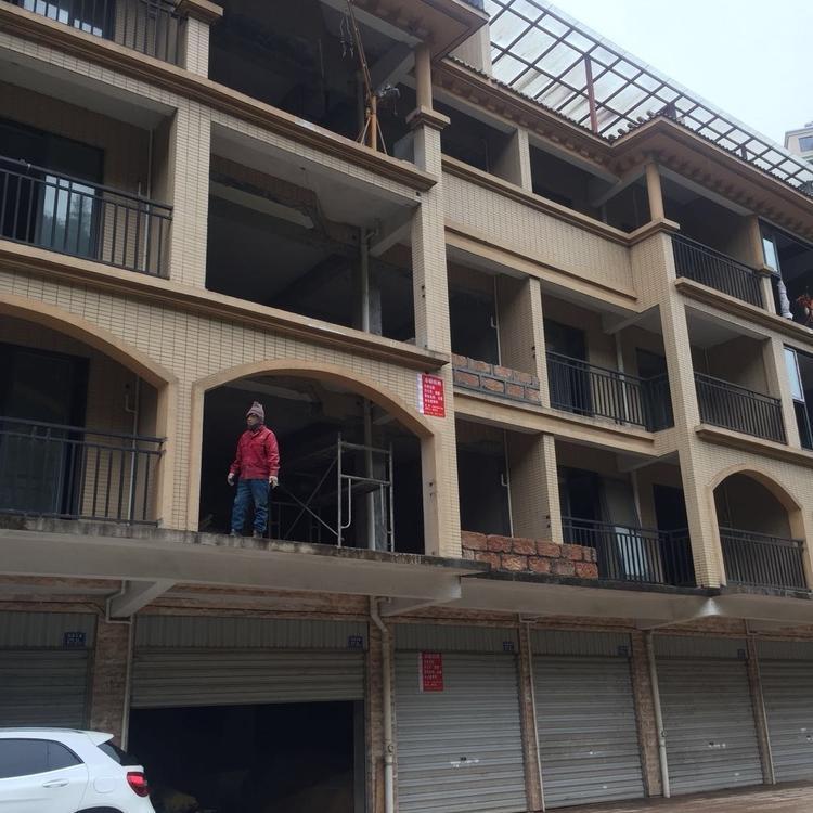 出租整幢五层楼,约四百平方米