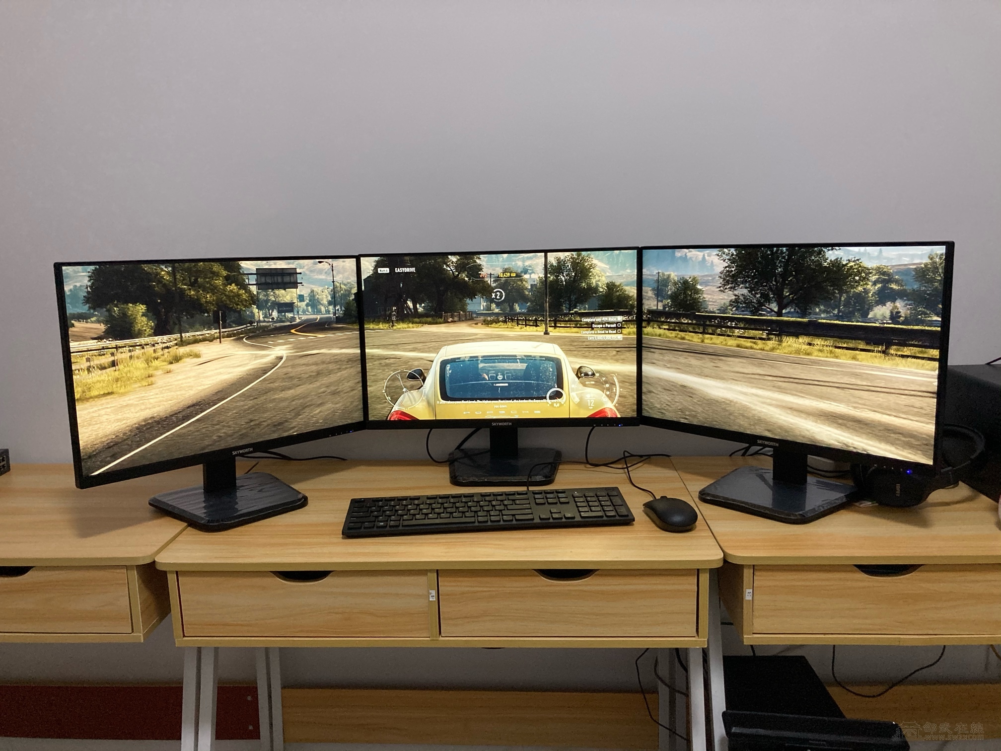 电脑一套三连屏修图ps视频制作ae和pr