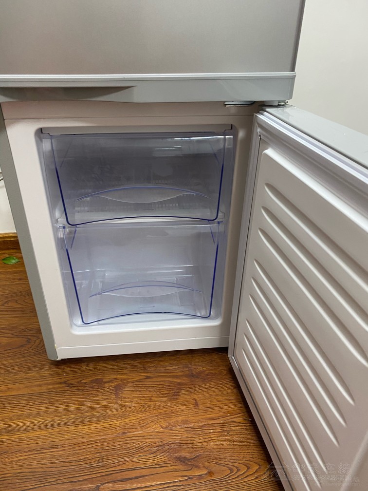 全新冰箱出售500元自提微信号22148136521不议价谢谢