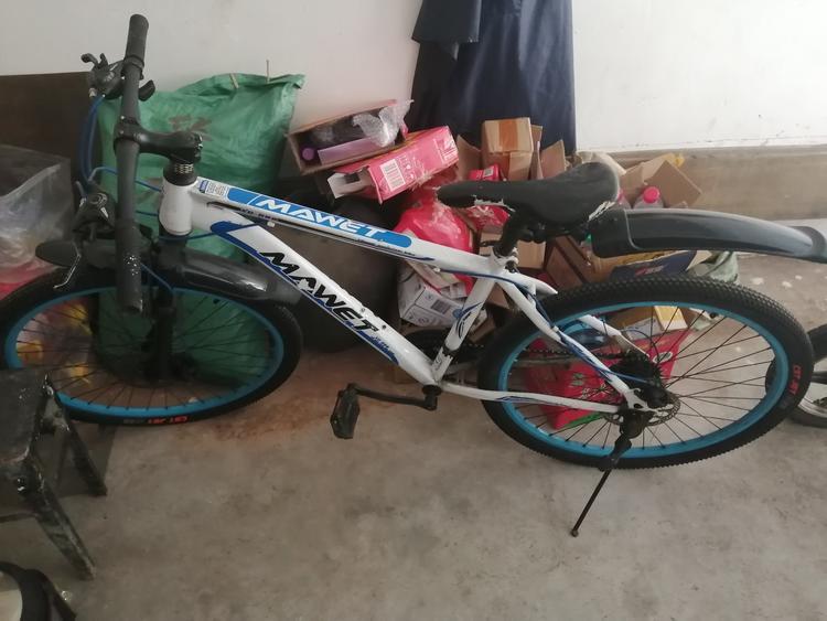 处理旧物自行车两轮胎新的刚换的80元热水器50元电话18259917710