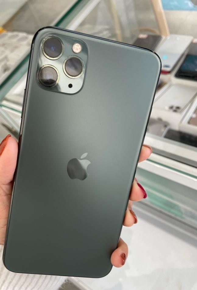 在保国行苹果1264g128g