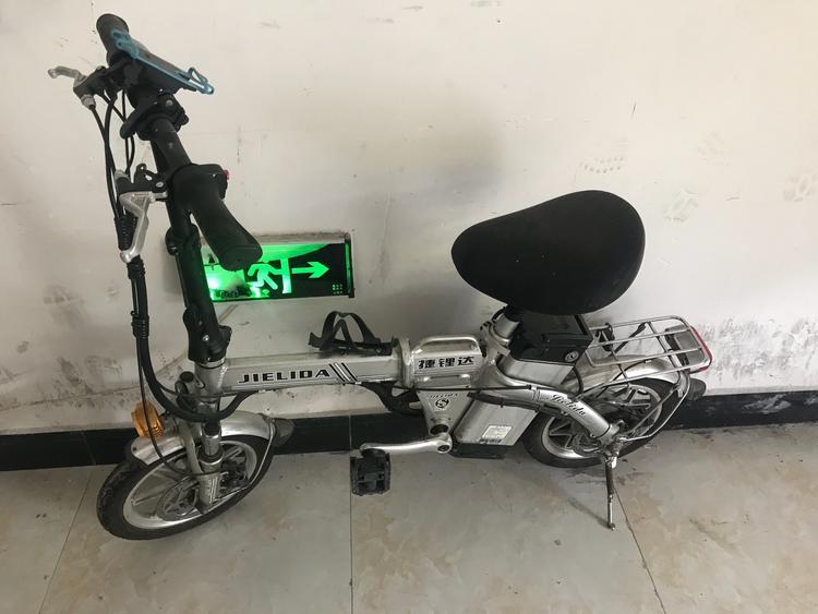 折叠电动车1200元