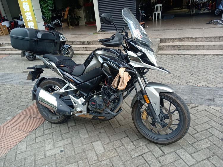 五羊本田猛鸷190精品车