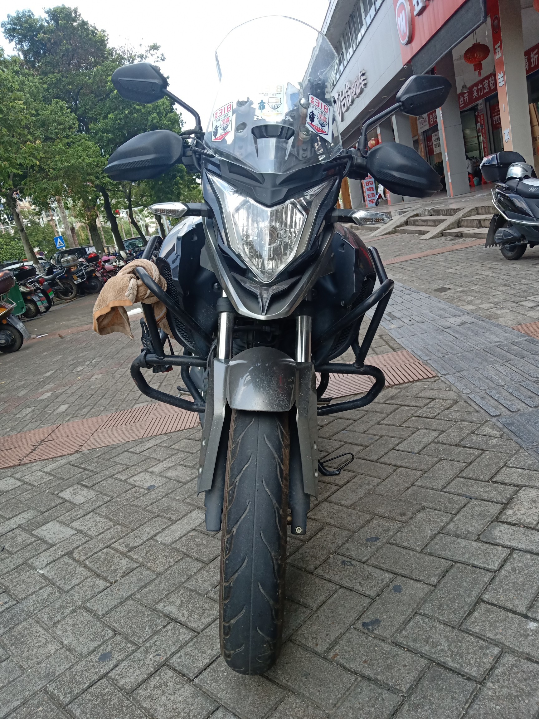 五羊本田猛鸷190精品车